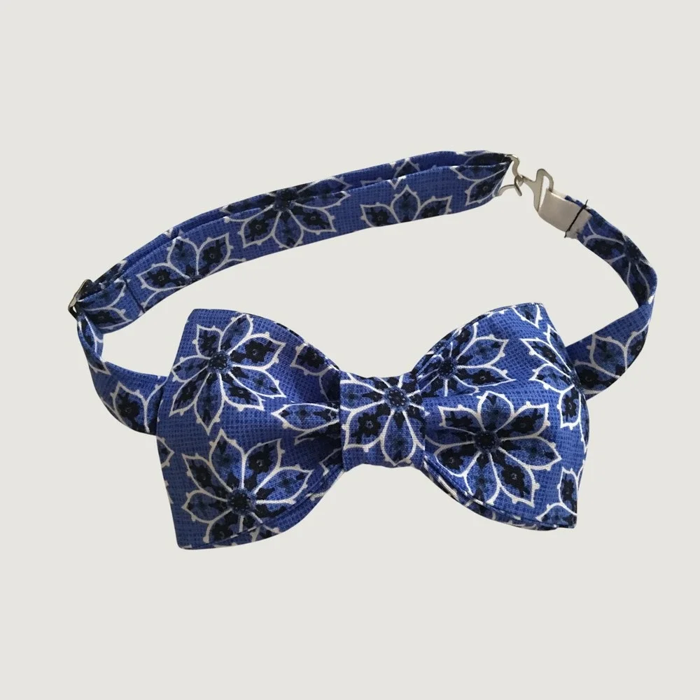 N/A blue floral