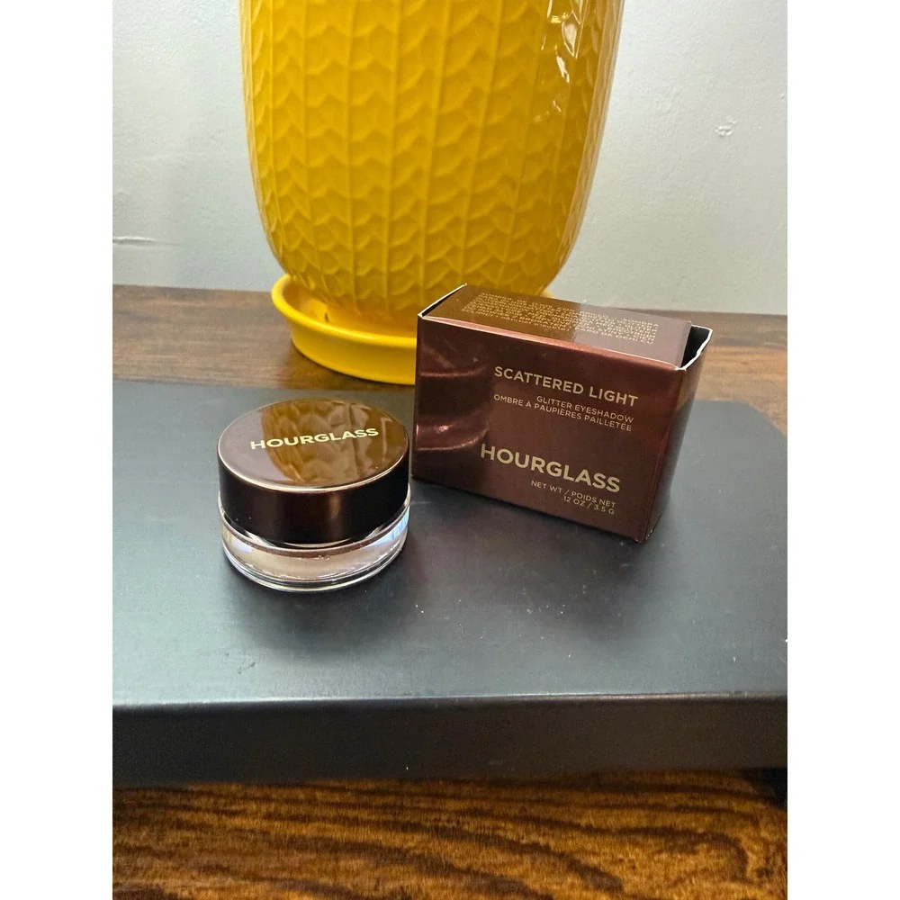 Hourglass Scattered Light Glitter Eyeshadow shade RAY Champagne Shimmer 3.5g
