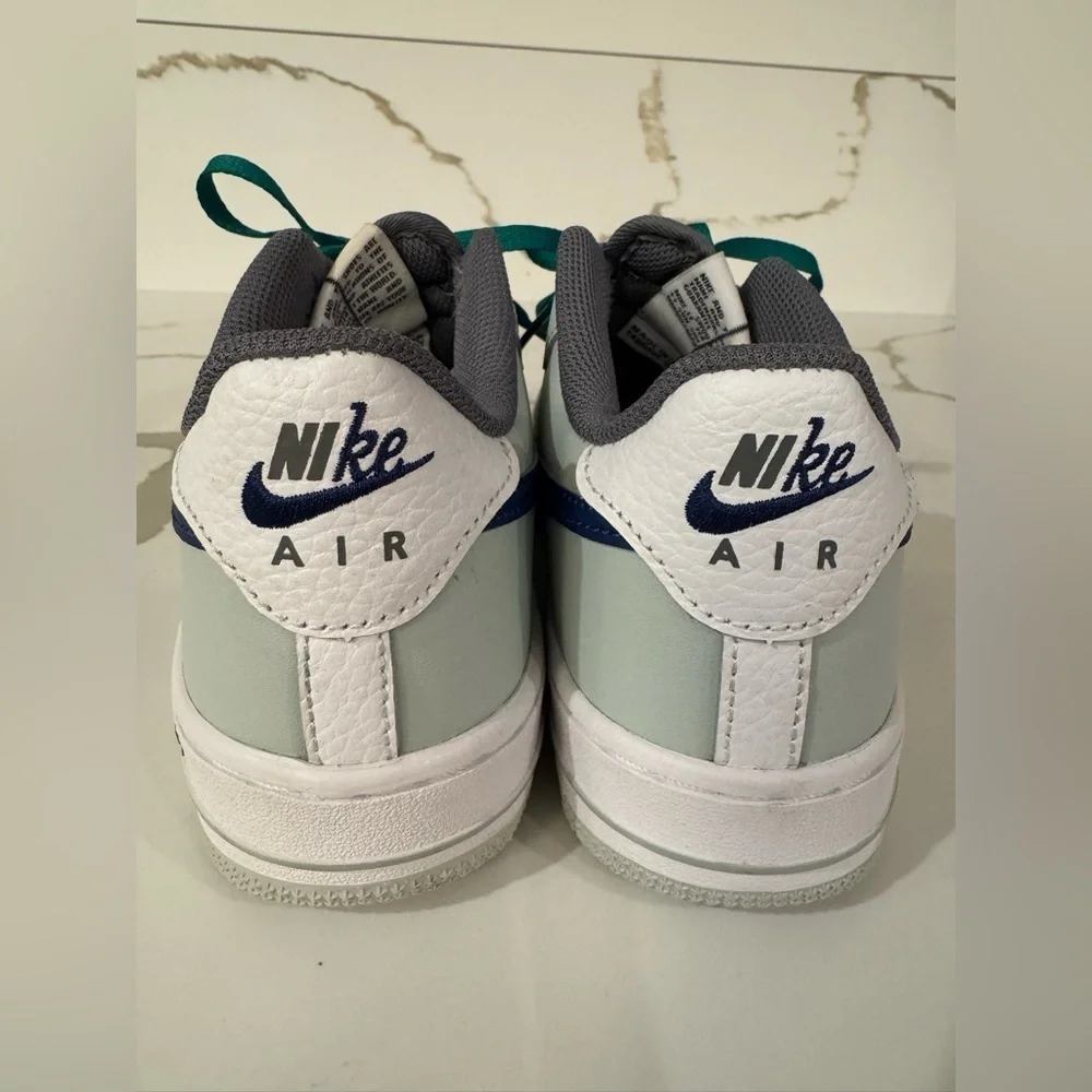 Nike excellent worn