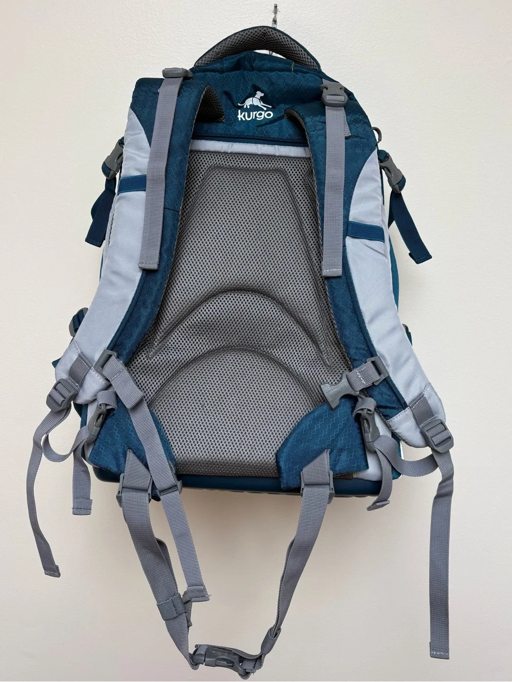 Kurgo photos features backpack