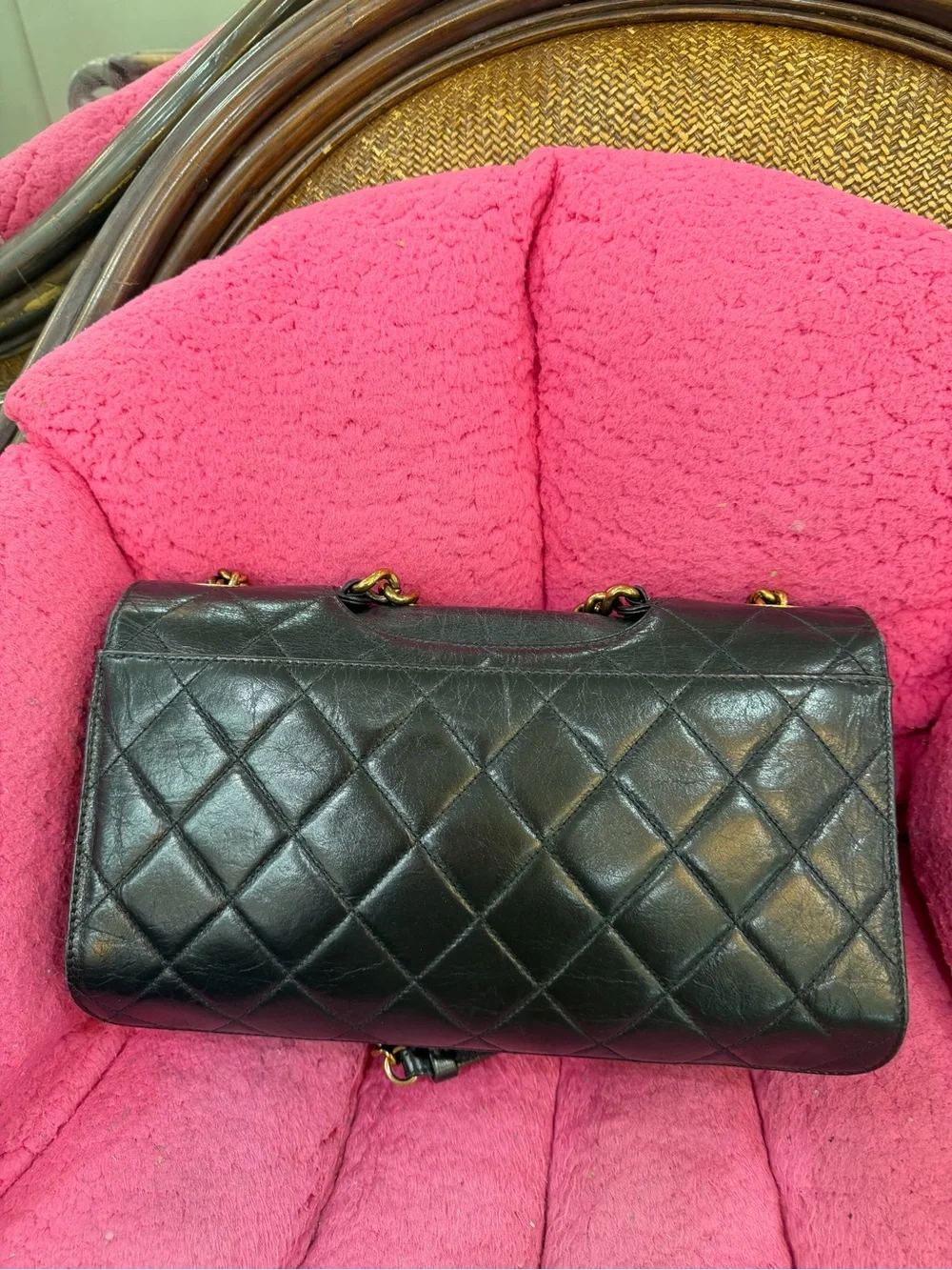 CHANEL shoulder bag