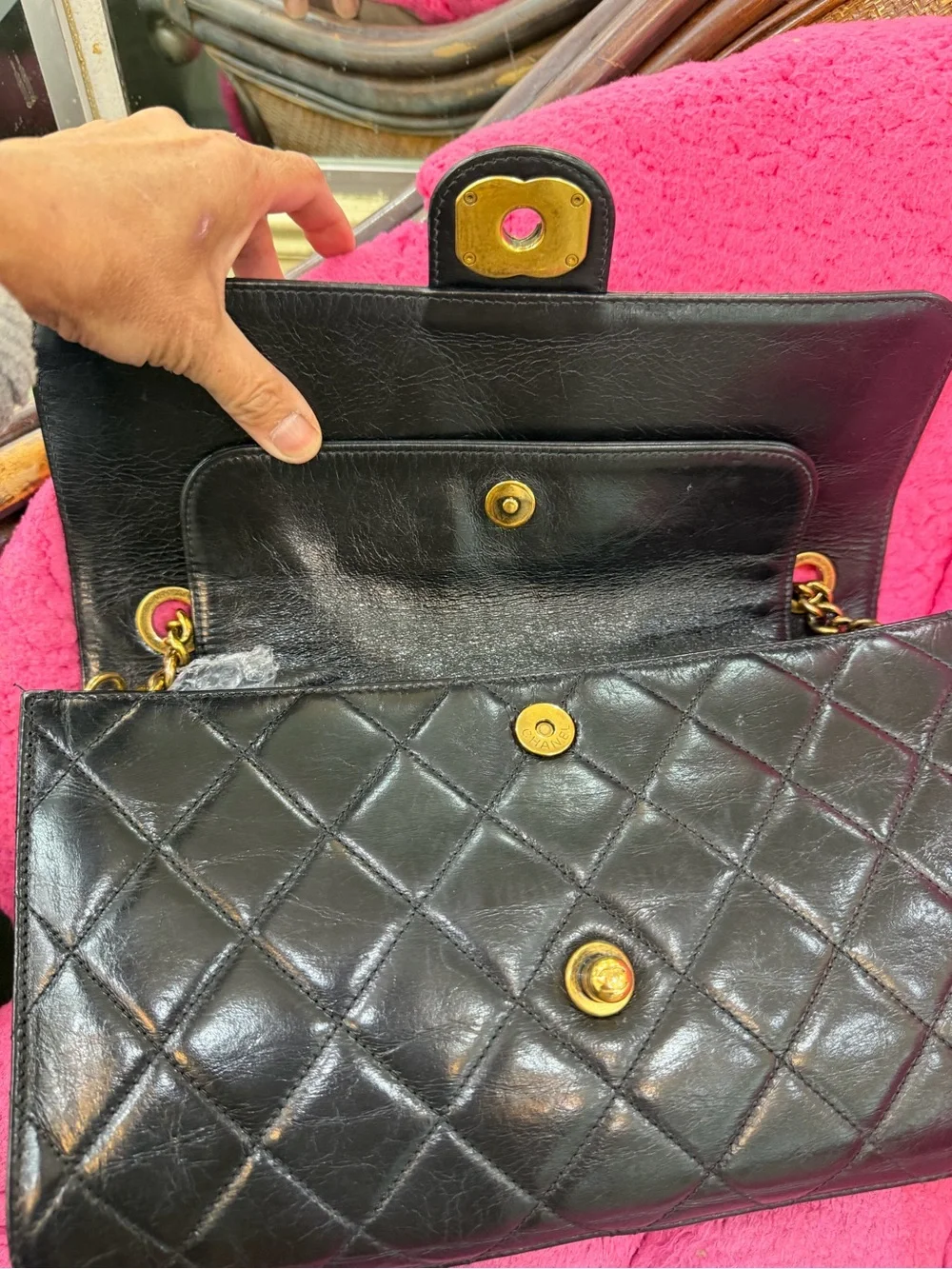 CHANEL shoulder bag