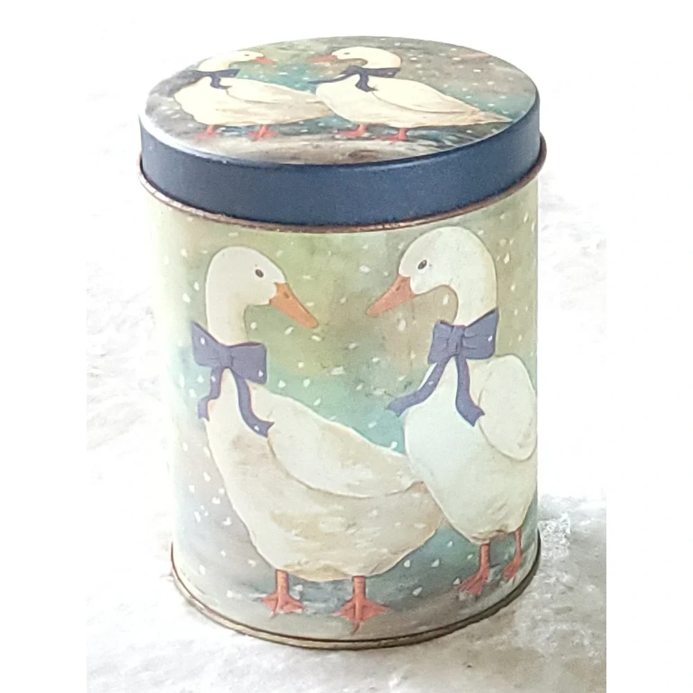 N/A vintage nesting