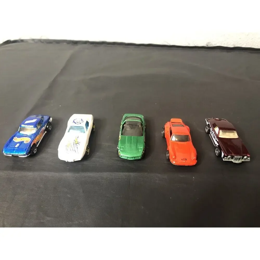 5 Vintage 1970’s-1982‎ Hot Wheels, 3-Corvettes, Porsche 911 And Stutz Blackhawk
