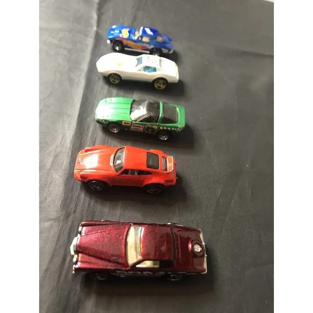 Hot Wheels 1975 corvette