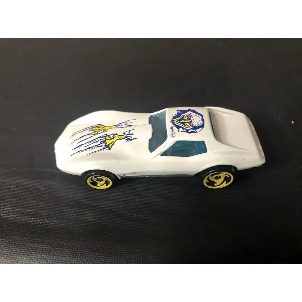 Hot Wheels 1975 corvette