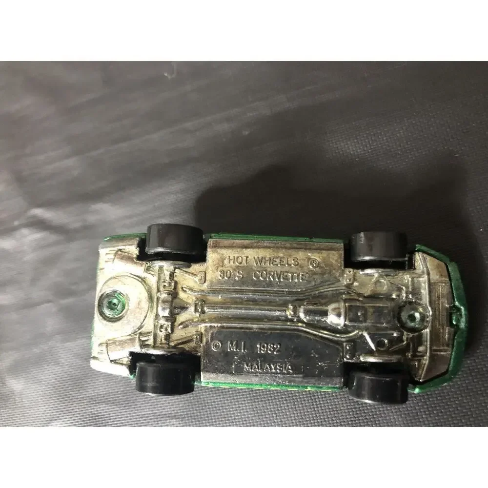 Hot Wheels 1975 corvette