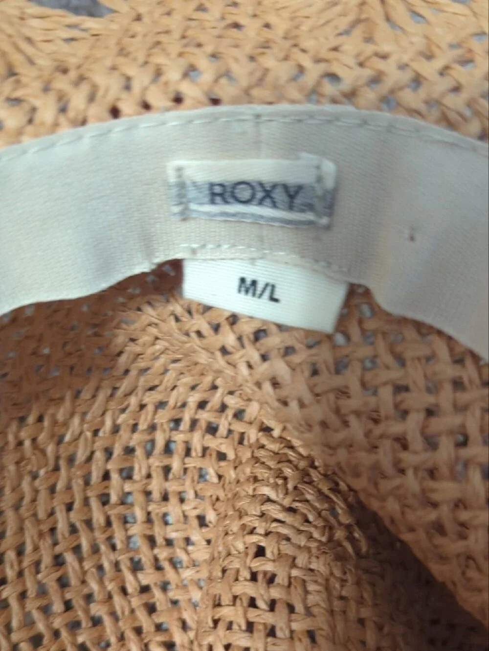 Roxy branded woven