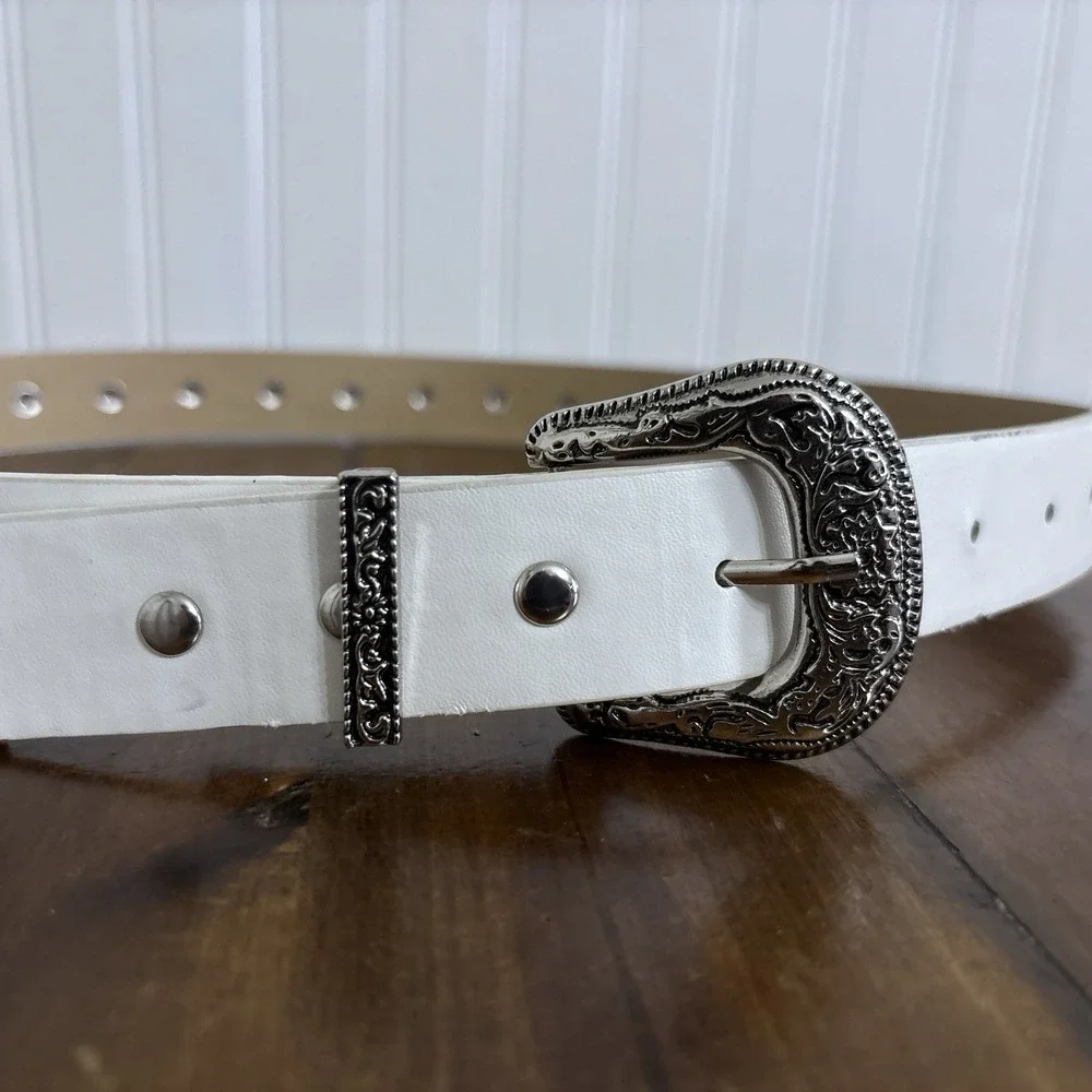 N/A women white