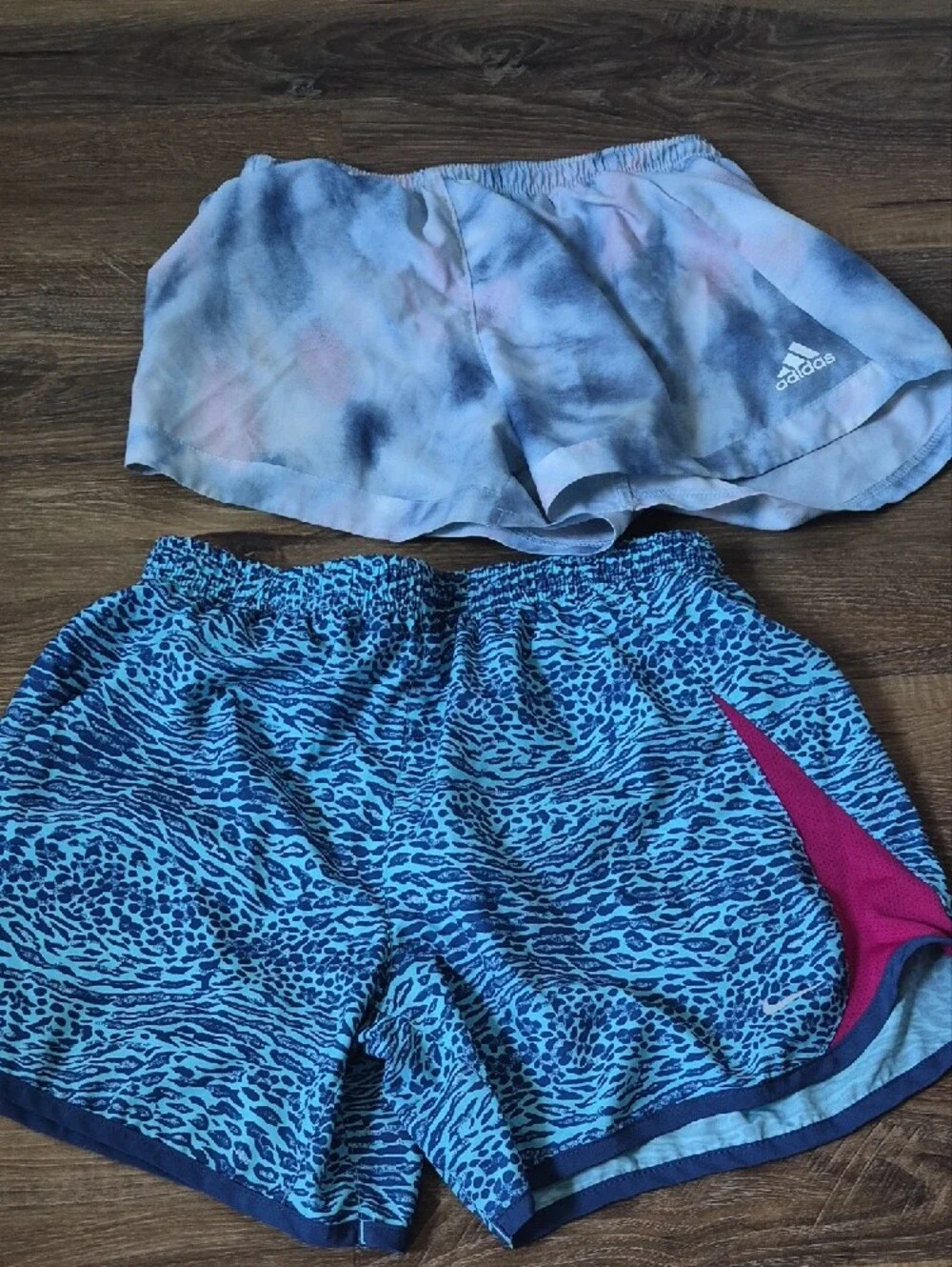 Nike features waistband