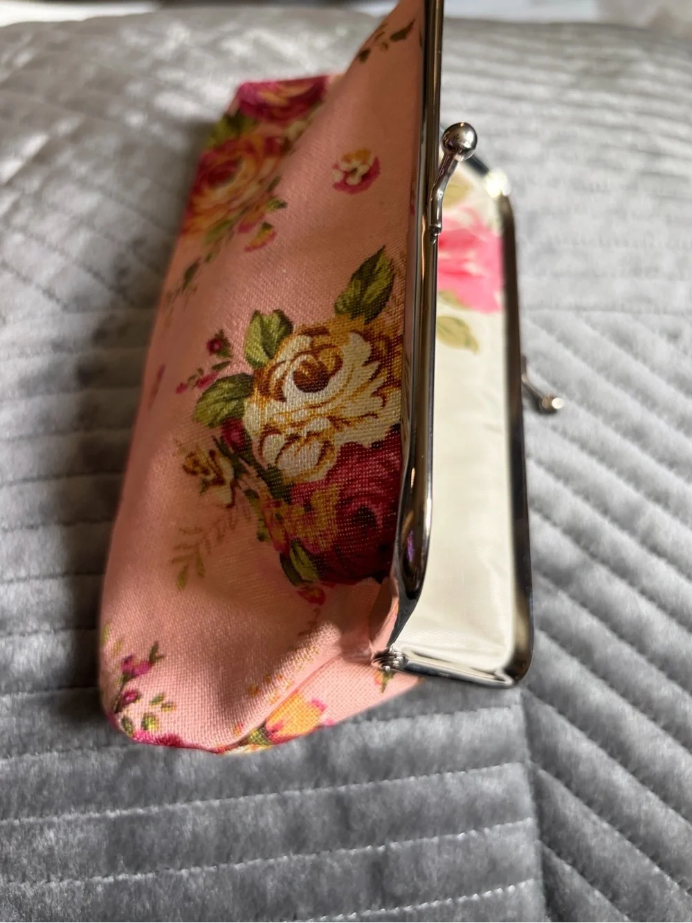 N/A floral metal pink
