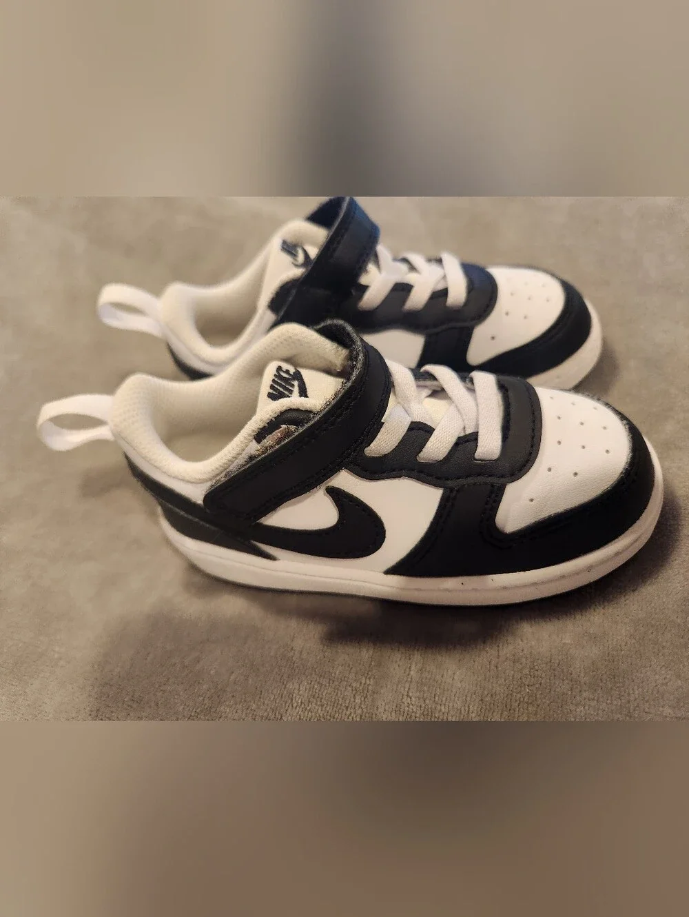 Nike hook white
