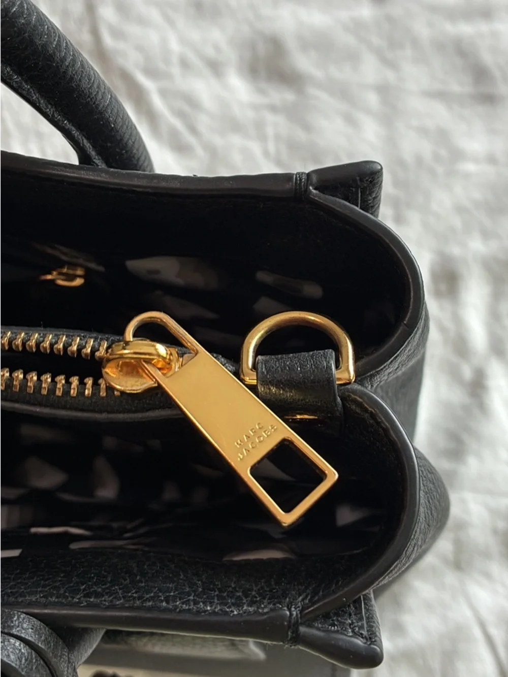 Marc Jacobs top subtle pebbled