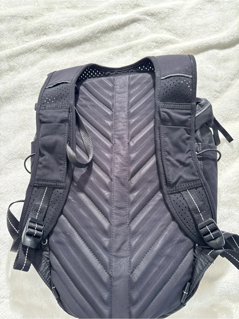 lululemon athletica excellent pre