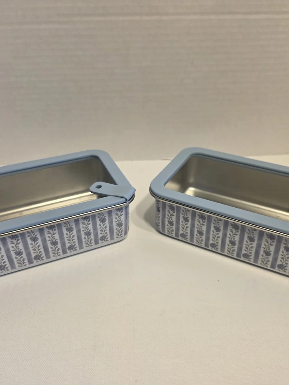 Blue Patterned Stainless Steel Food Storage Tray with Lid