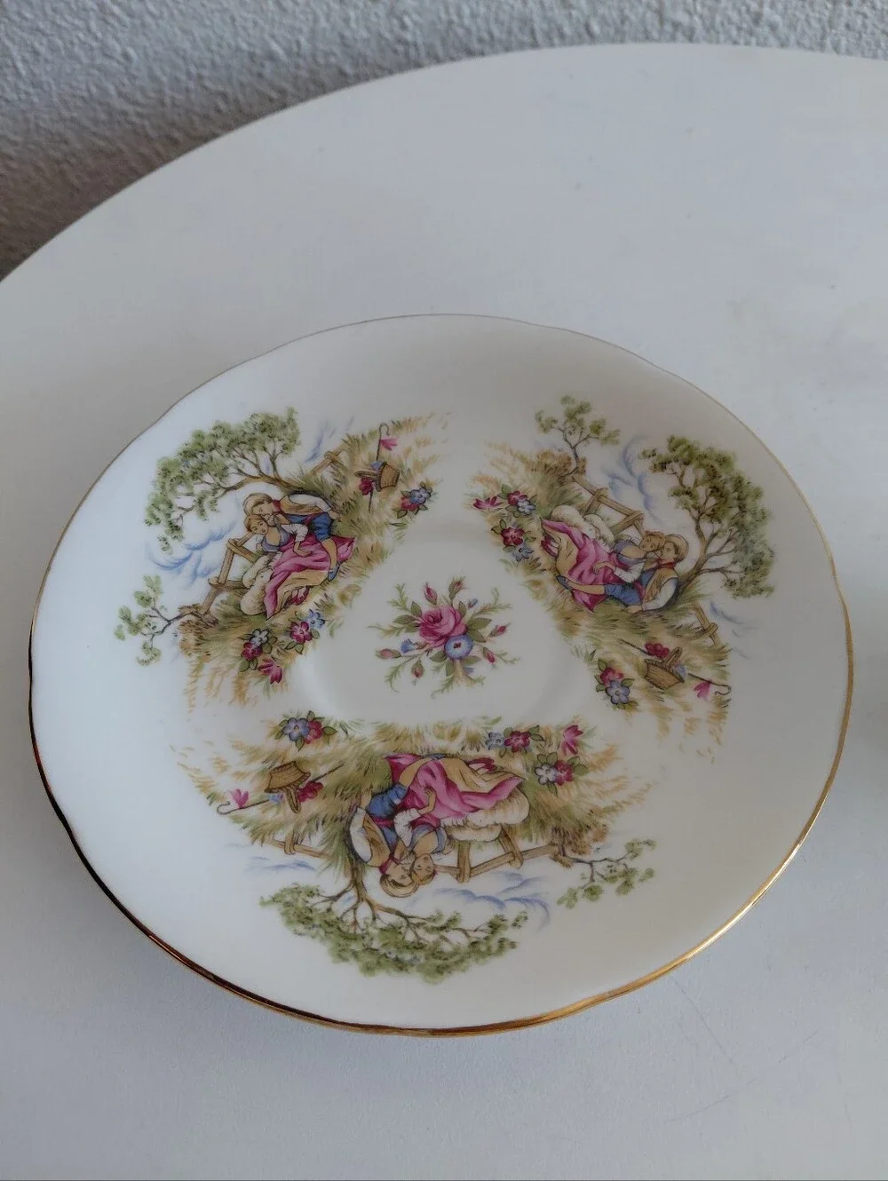 Royal Crest vtg 1960s