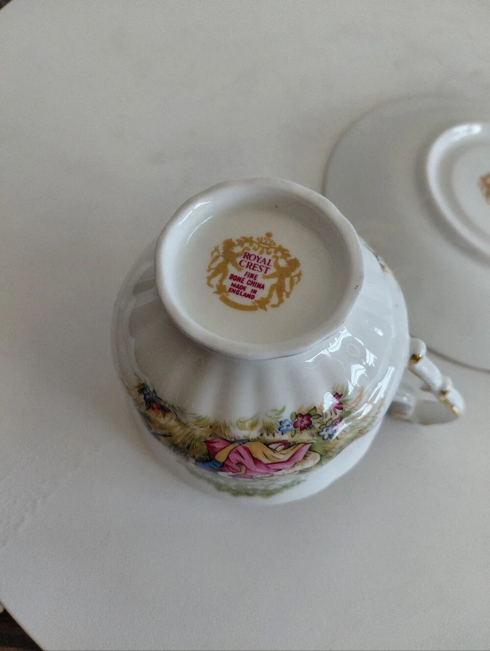 Royal Crest vtg 1960s