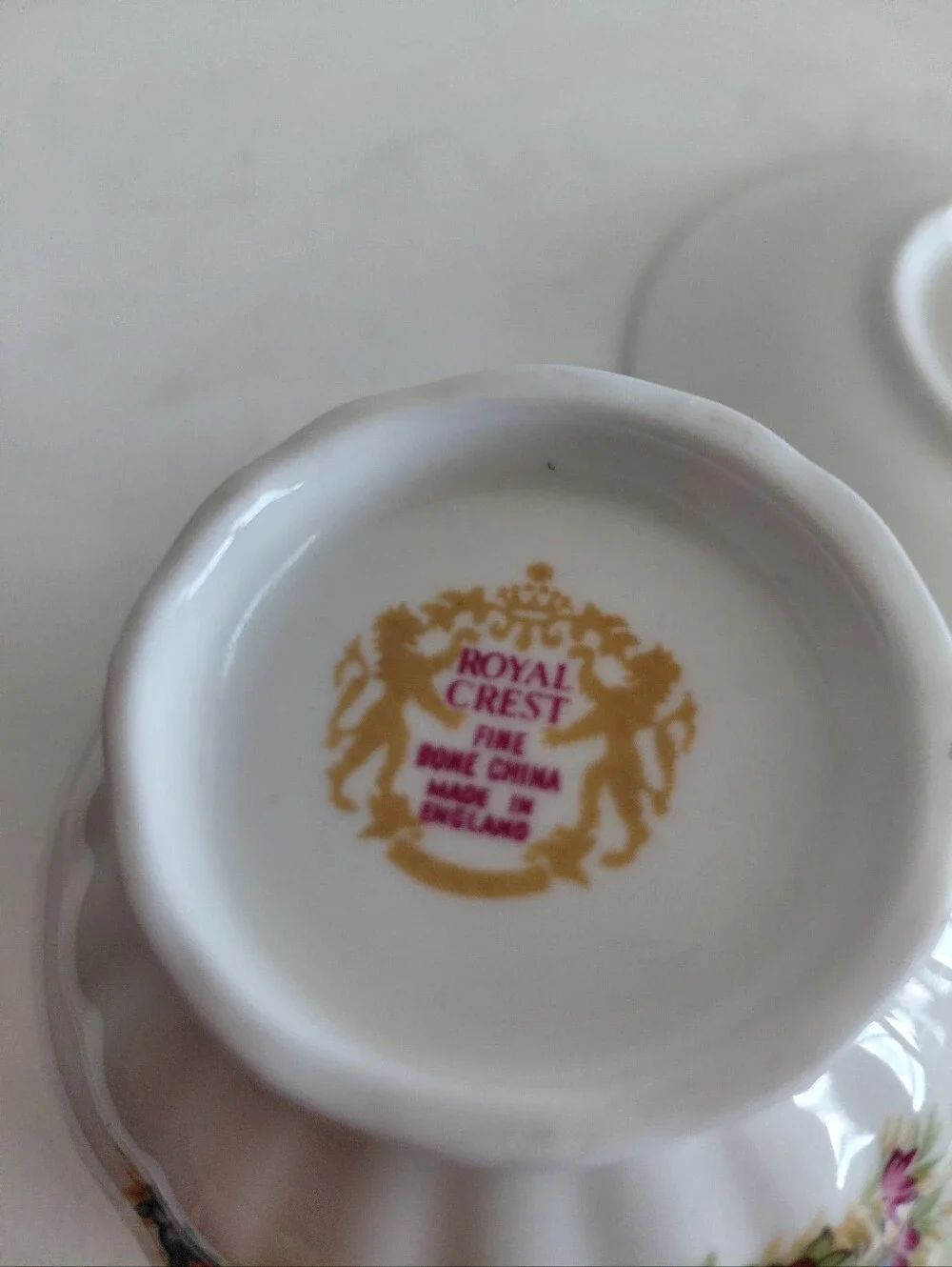 Royal Crest vtg 1960s