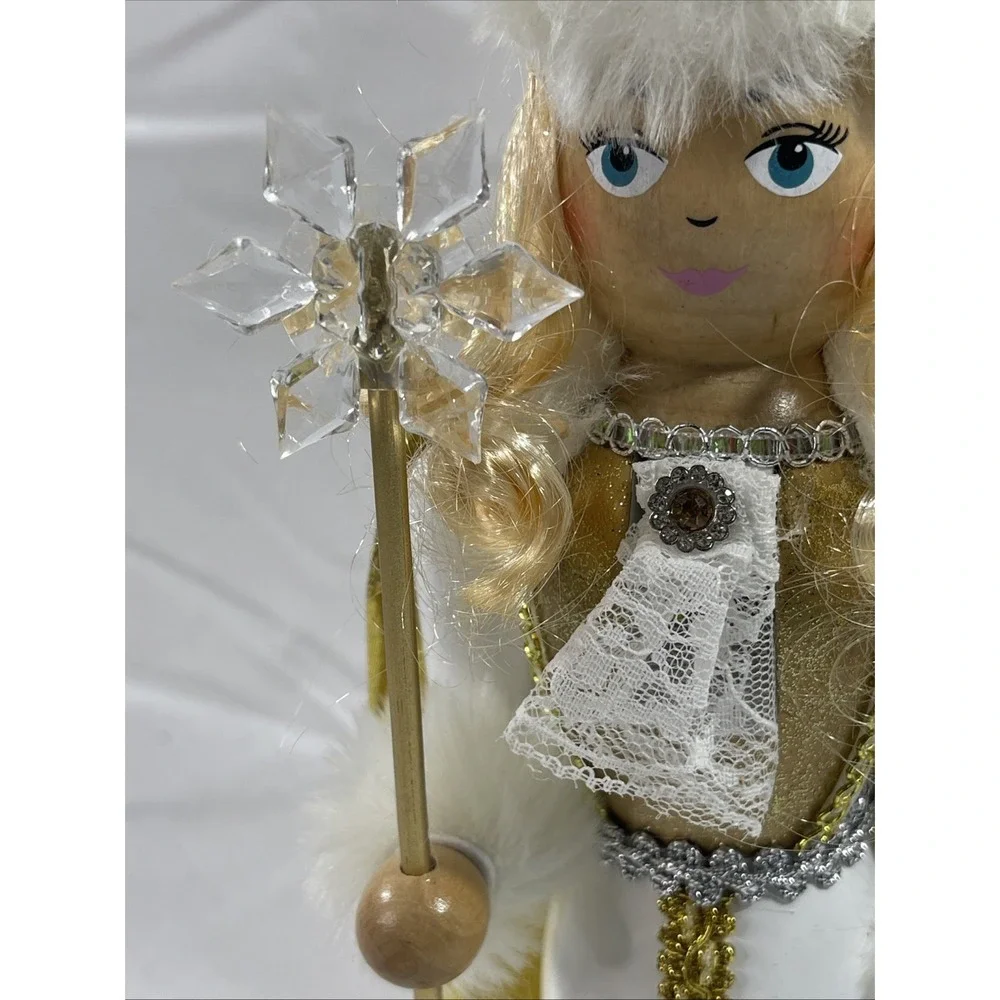 2022 Gold Glitter‎ Queen Nutcracker 14