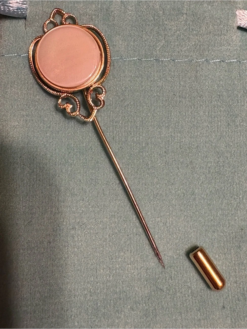 N/A elegant gold