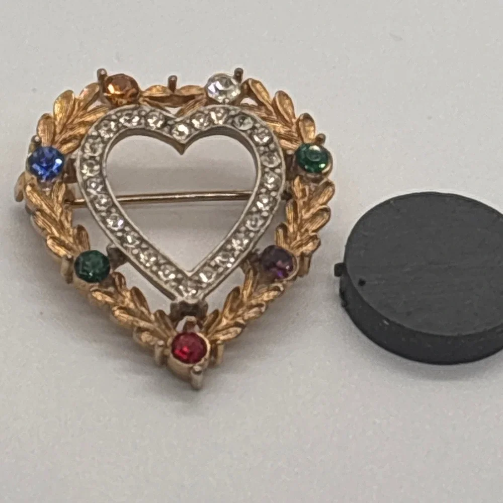 Jj Basics multicolor pin brooch