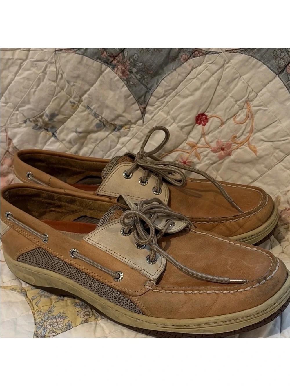 Sperry made shoe round