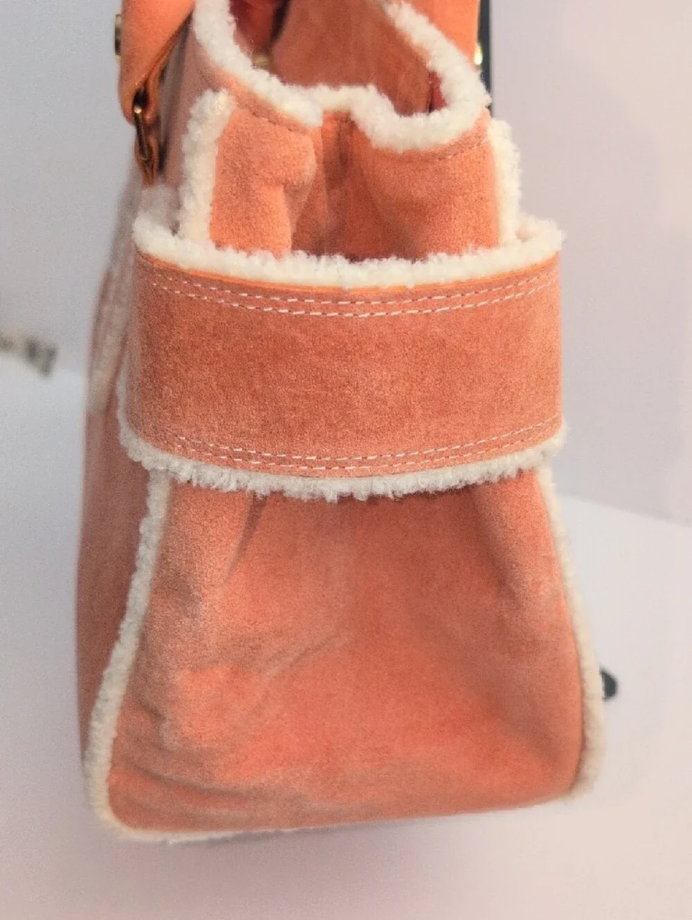 Samantha Thavasa elegant suede