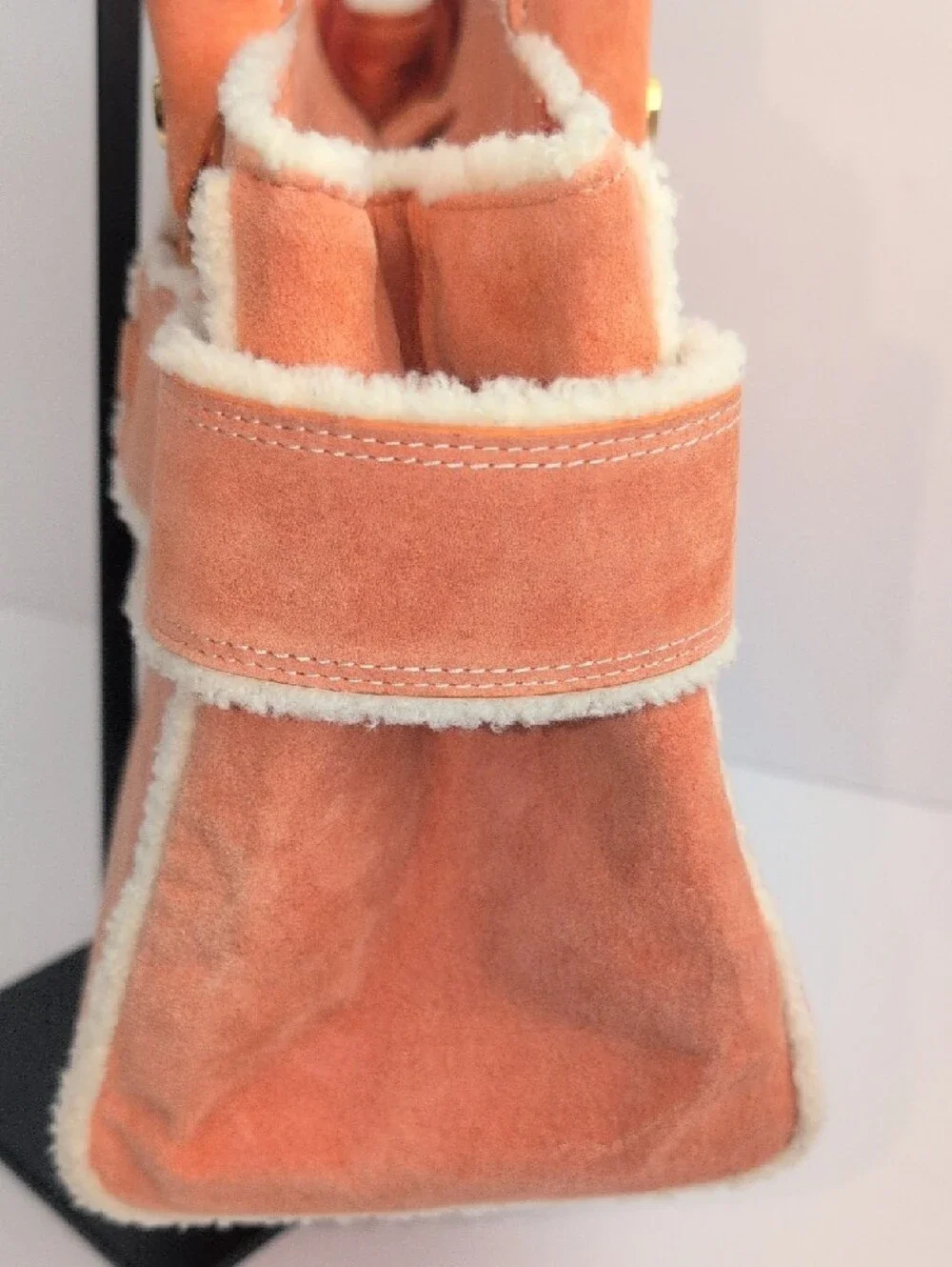 Samantha Thavasa elegant suede