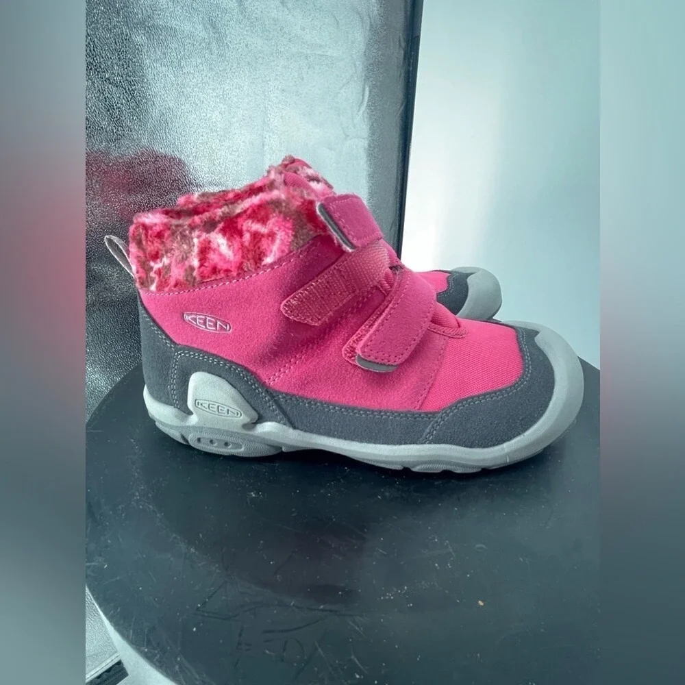 New Keen girls boots size 4‎ Kids pink and gray