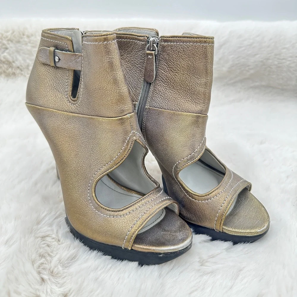 Camilla Skovgaard Peep-Toe Booties size 38 US 8‎ Gold like NEW
