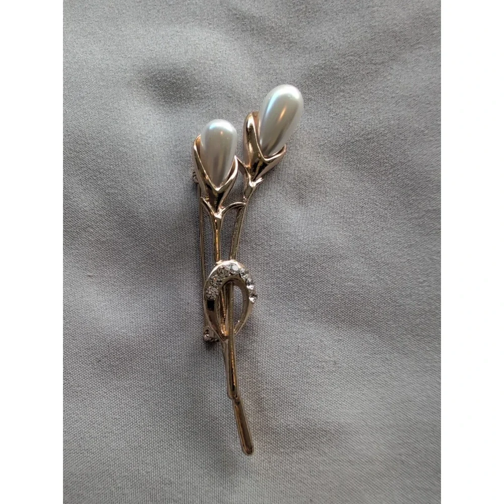 The Unbranded Brand flower stem
