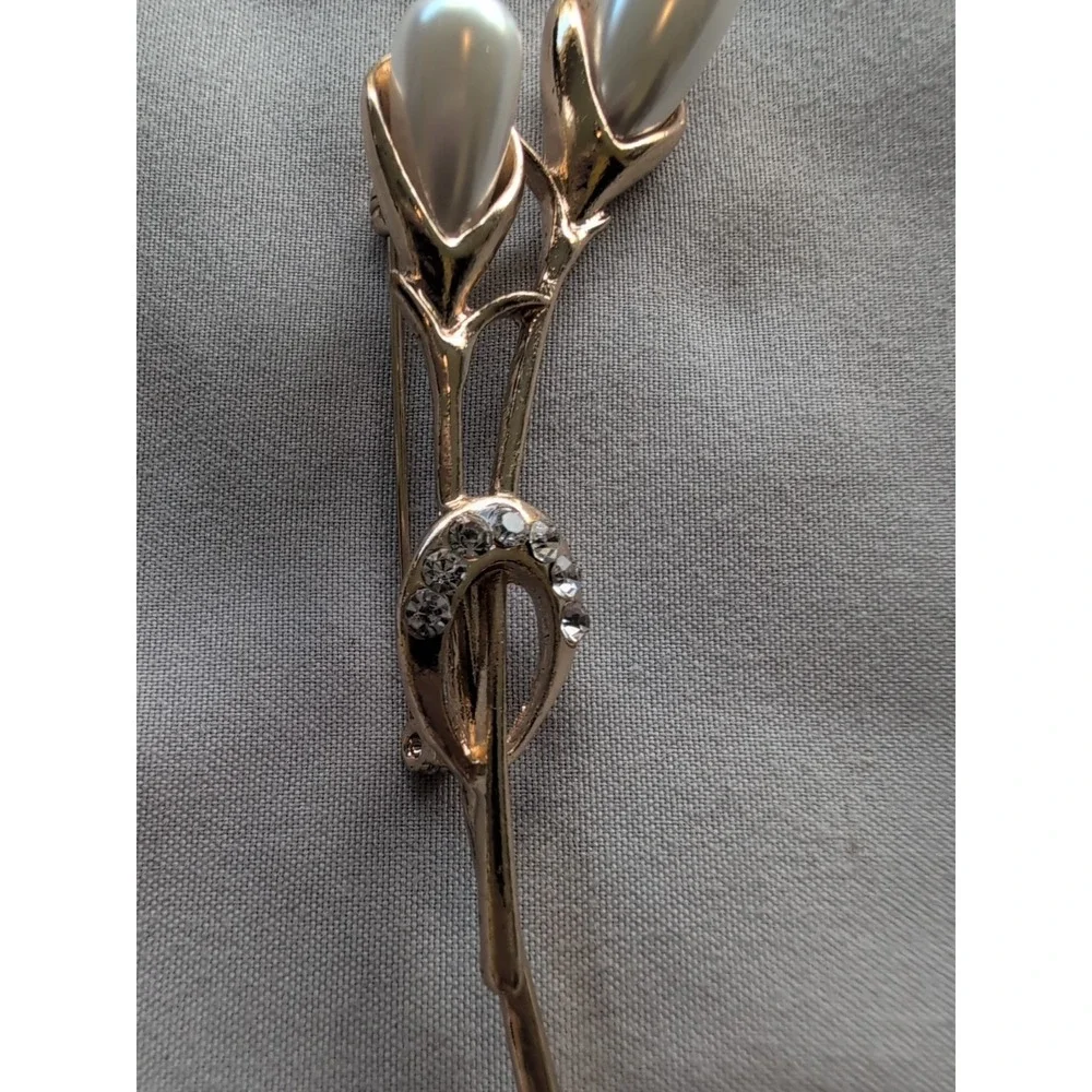The Unbranded Brand flower stem