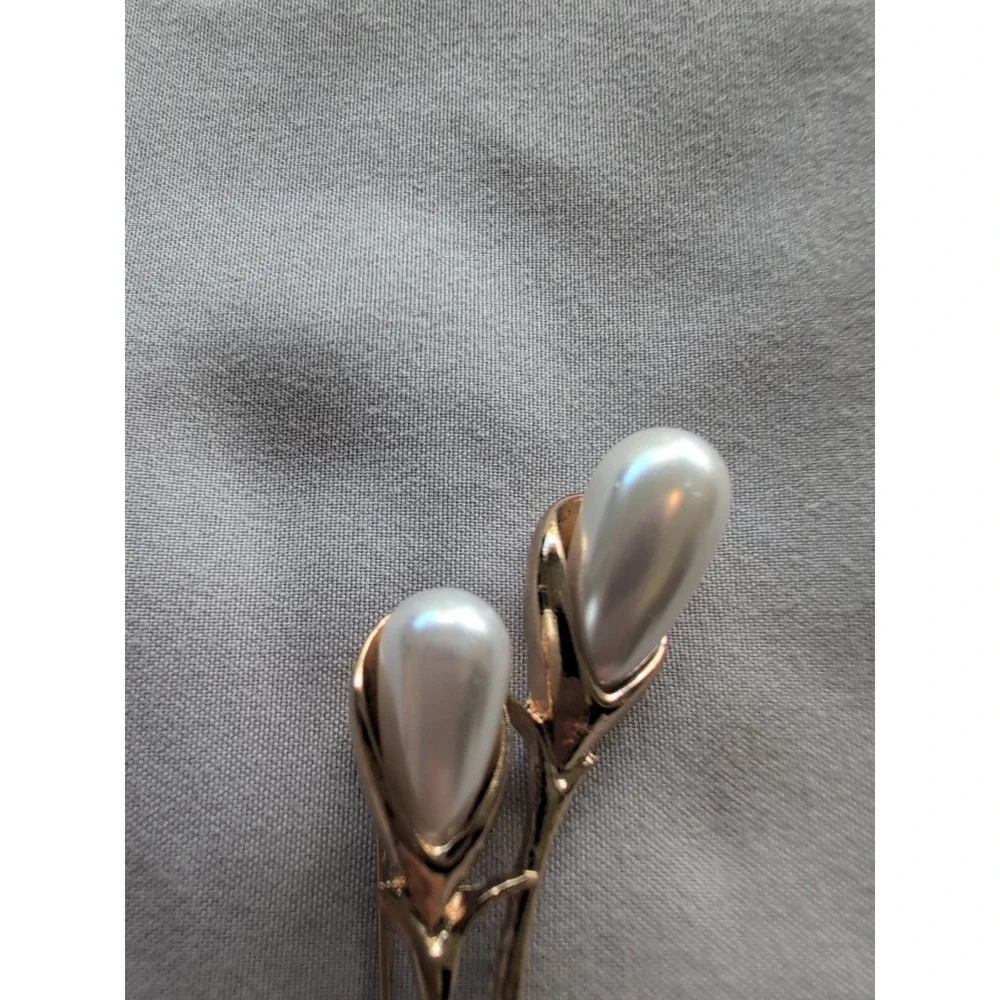 The Unbranded Brand flower stem