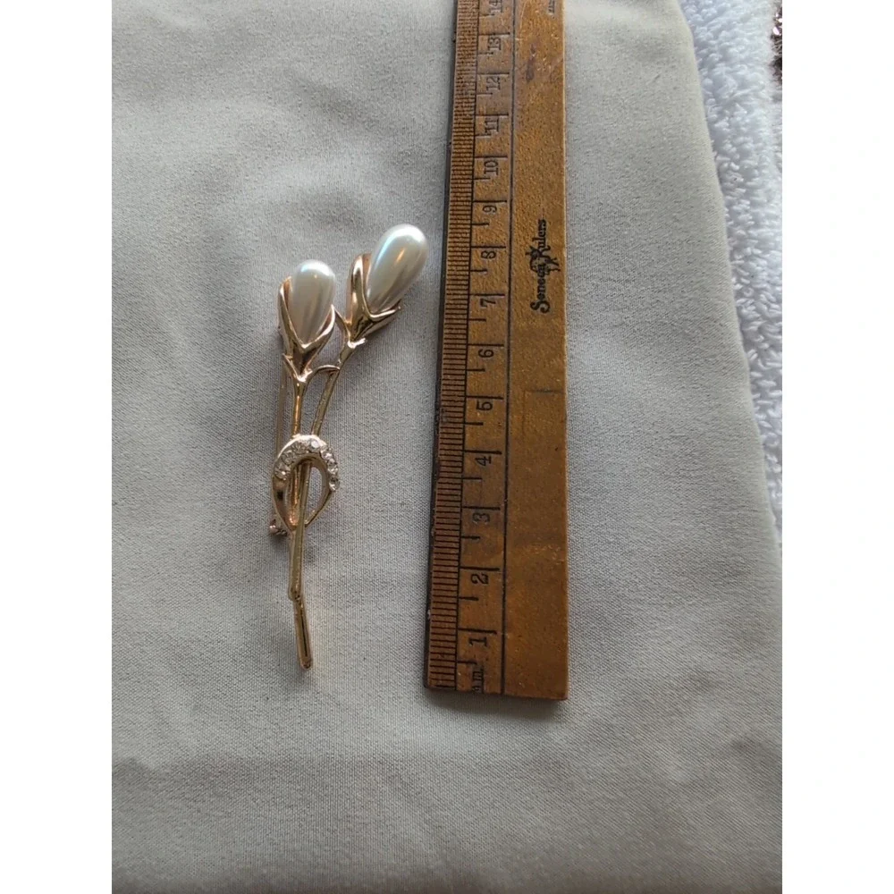 The Unbranded Brand flower stem