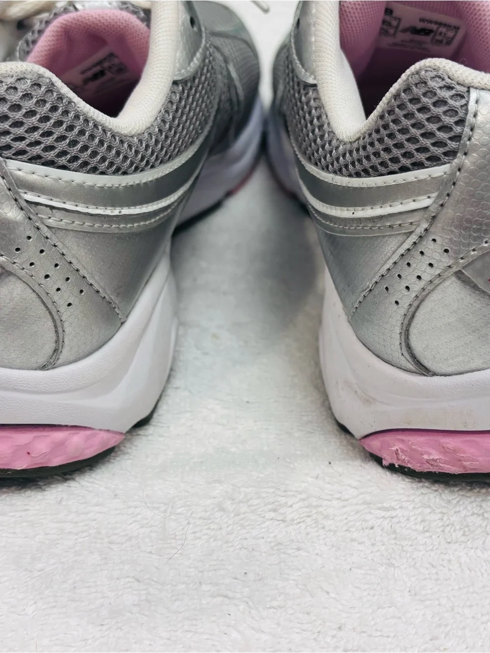 Almost Brand New Women’s New Balance Sneakers - Size 9.5 US / 41 EU - Box 17A