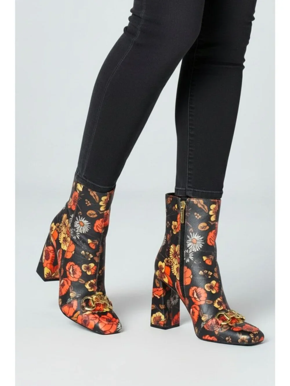 Cape Robbin these floral