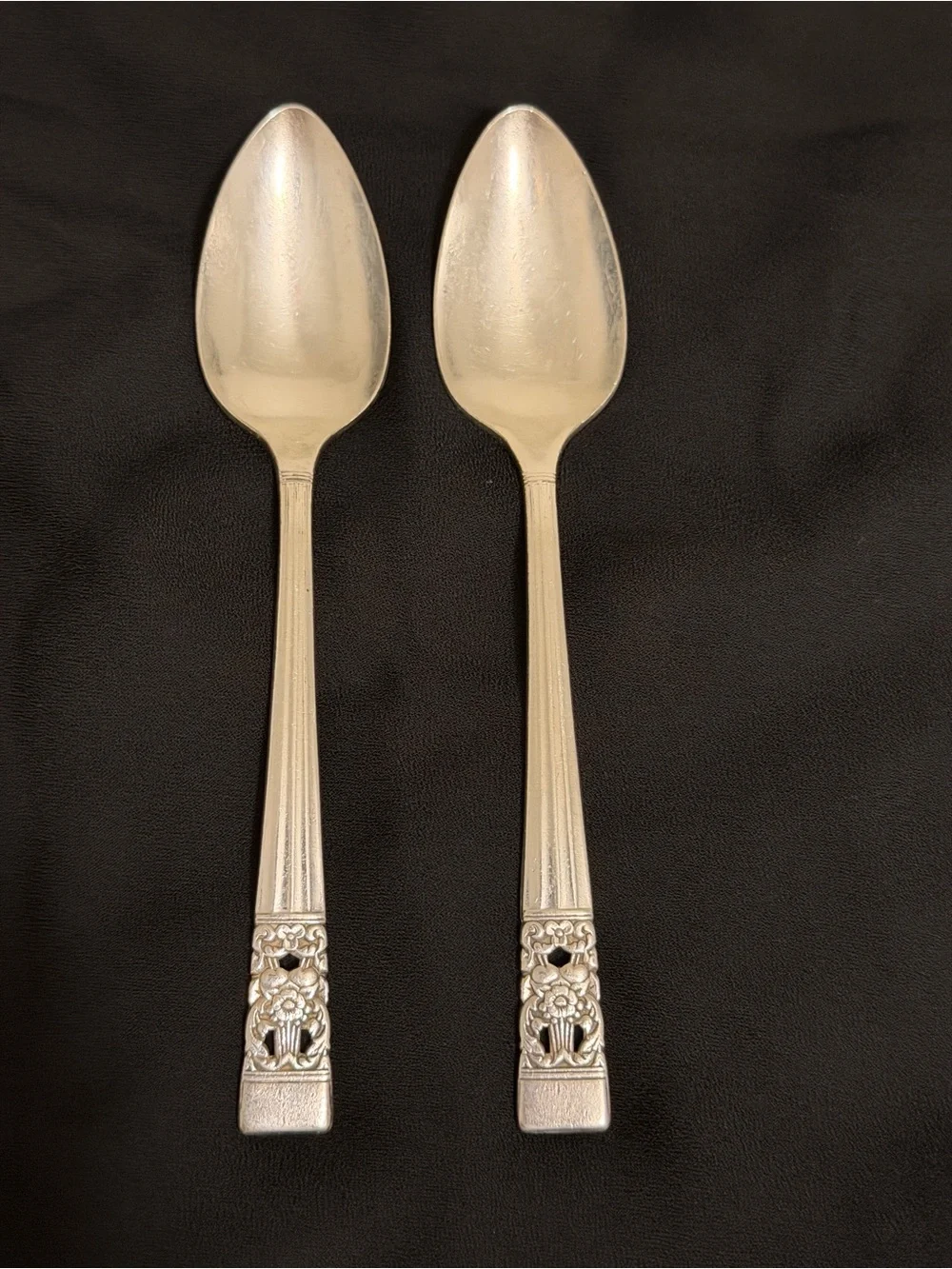Vintage 1936 Oneida Silver Plate Coronation Pattern 6” Teaspoon (2)