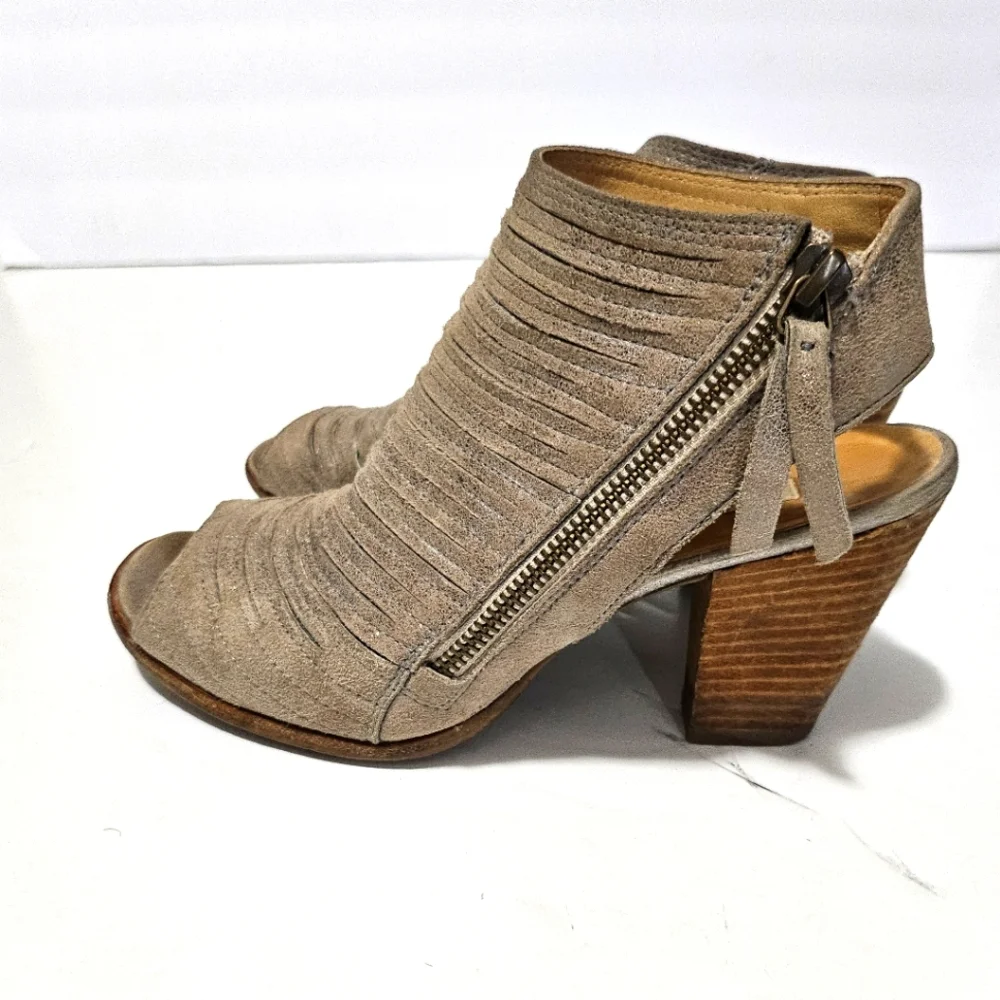 Paul Green | Leather Cayenne Peep Toe Bootie Size 7