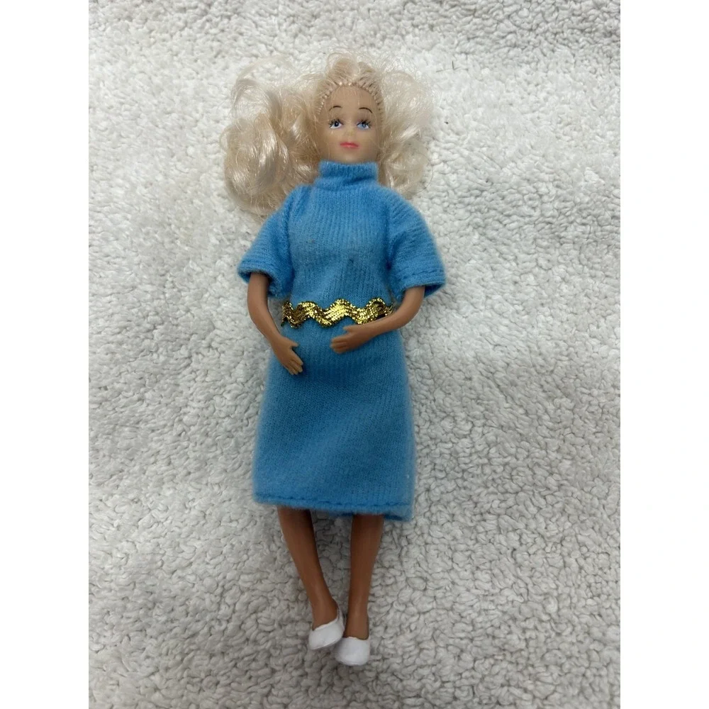 Dollhouse Woman Miniature Mother Blonde 1:12 Fashion Doll