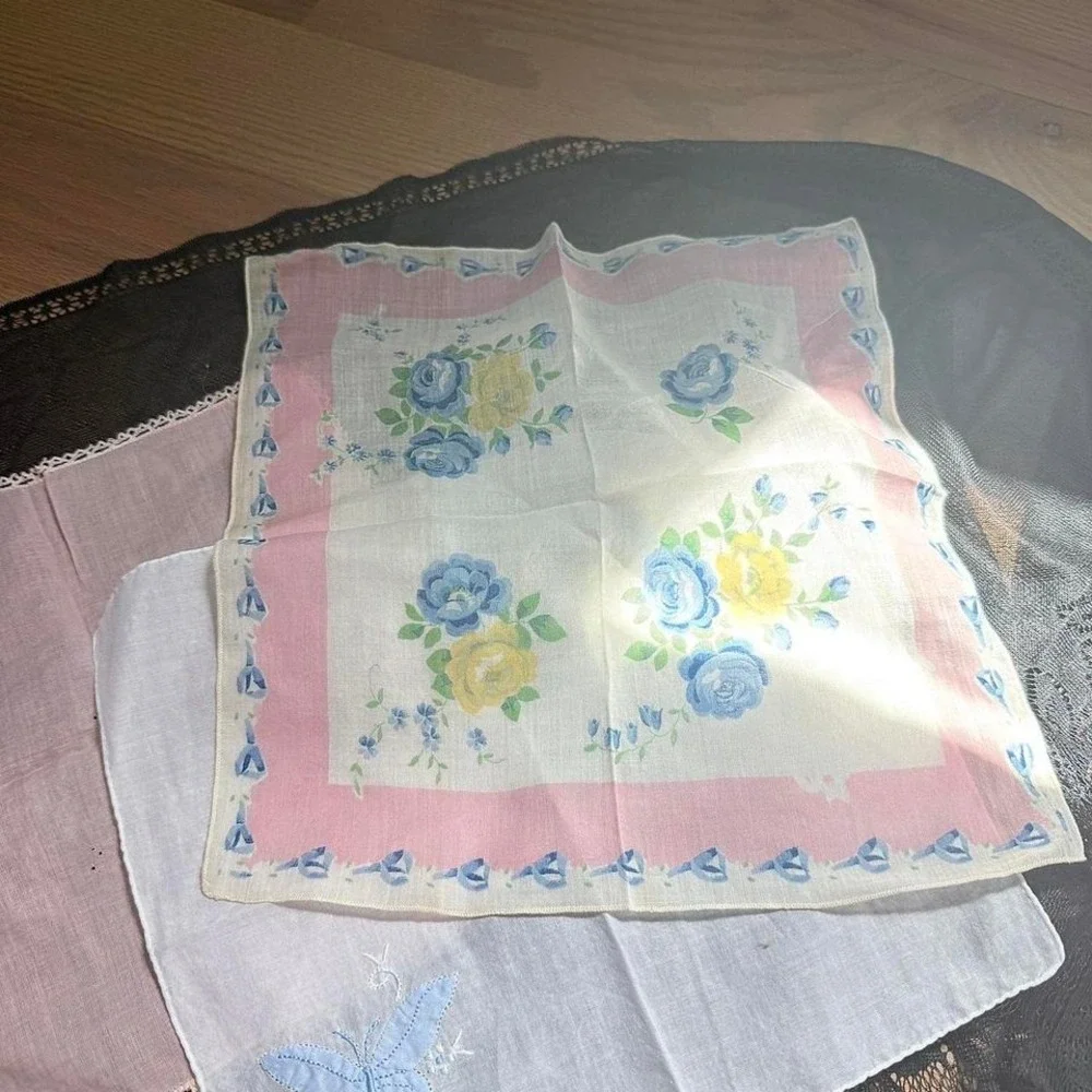 N/A handkerchief bundle