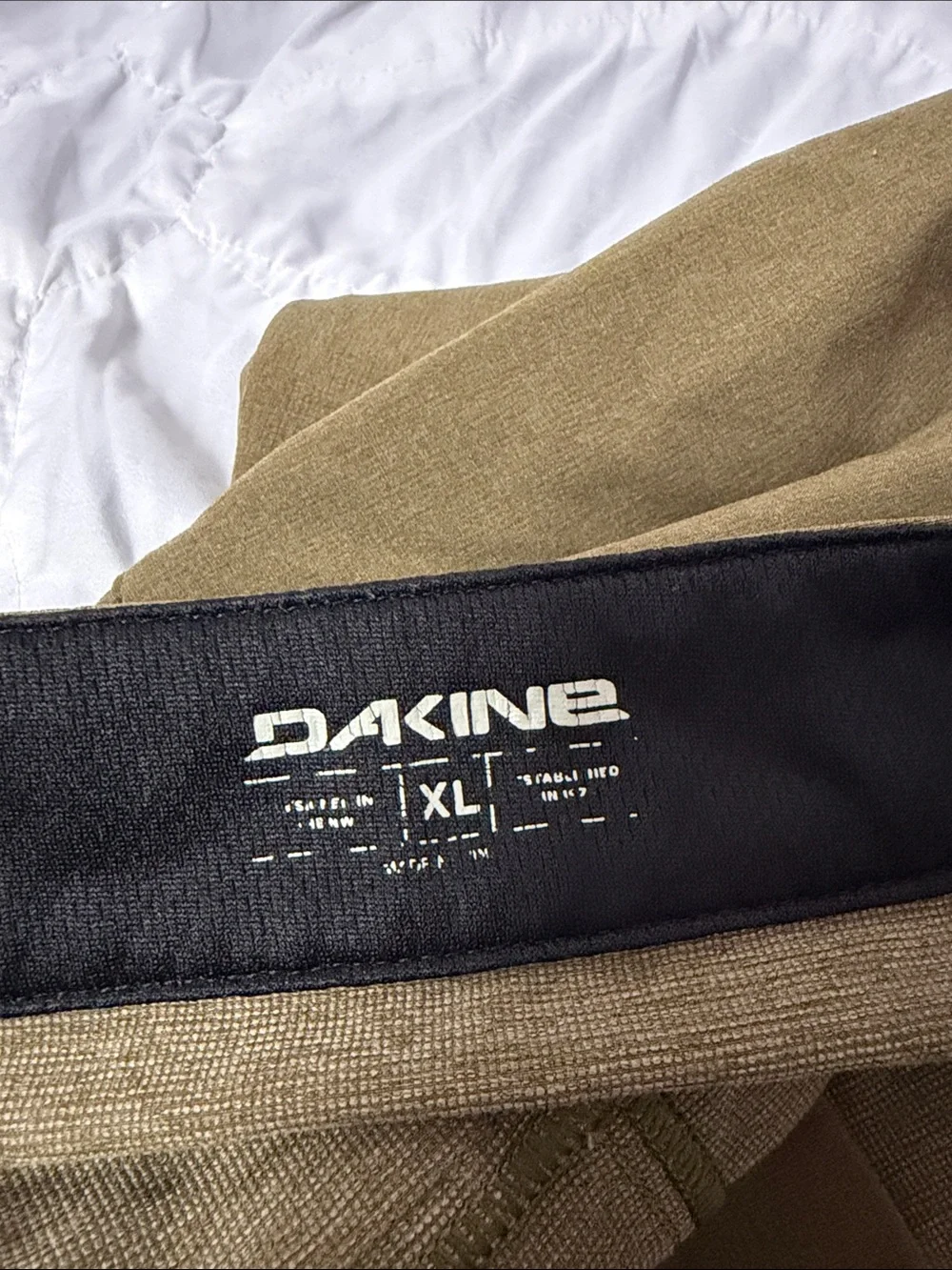 Dakine durable hybrid