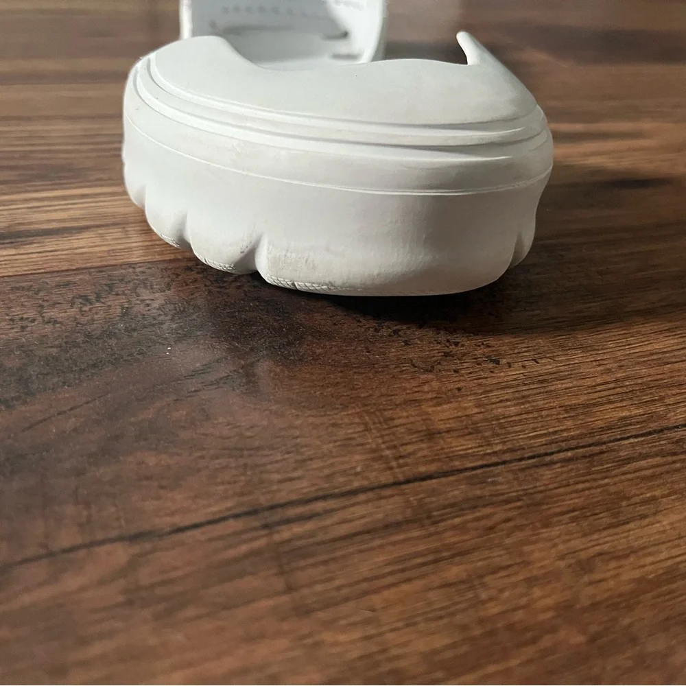 N/A vans white