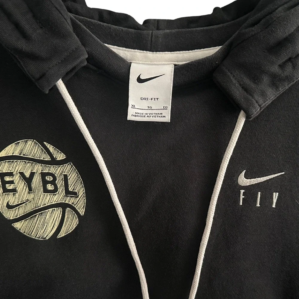 Nike this ultimate