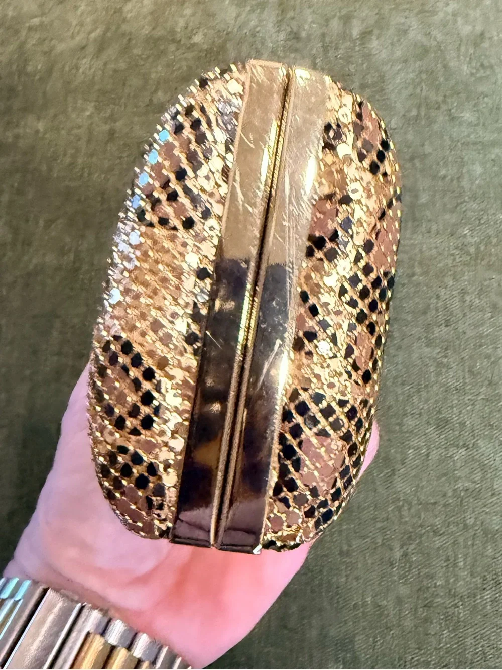 N/A sparkling gold