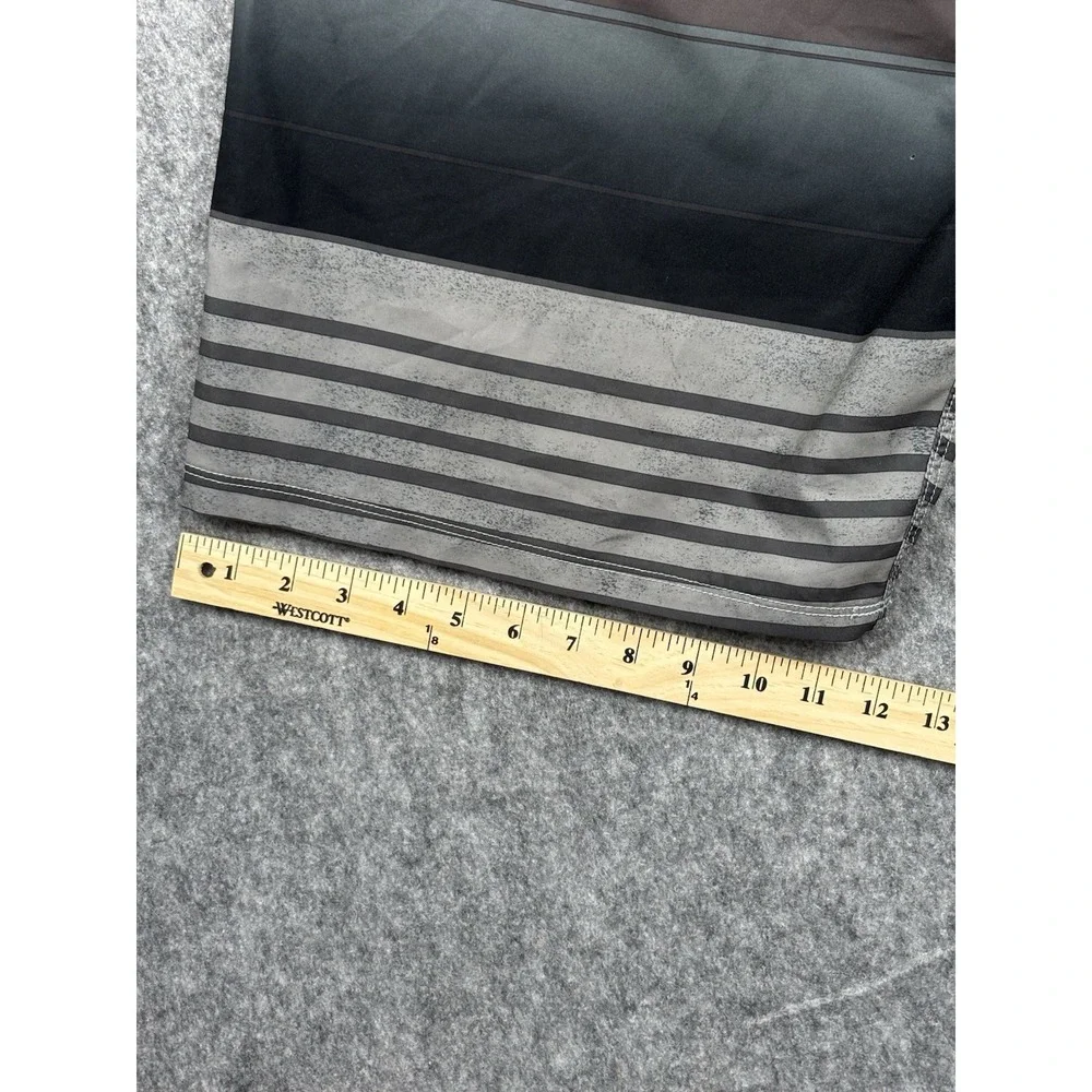 Hurley men striped