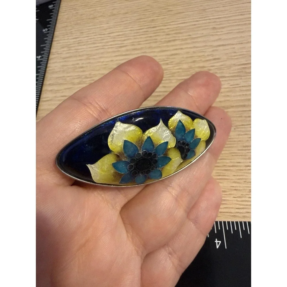 The Unbranded Brand oval enamel