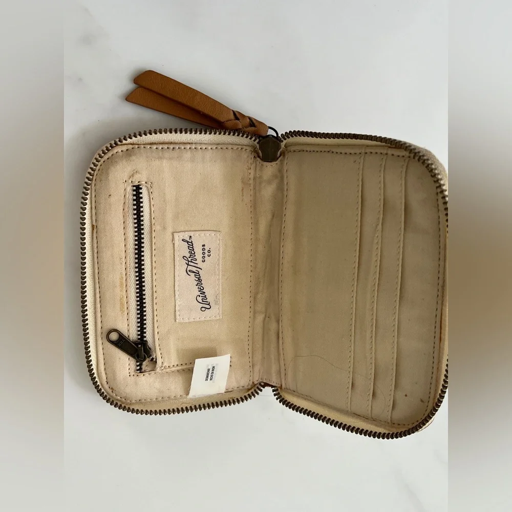 Universal Thread Wallet Small Zip Cream with Brown Strips
