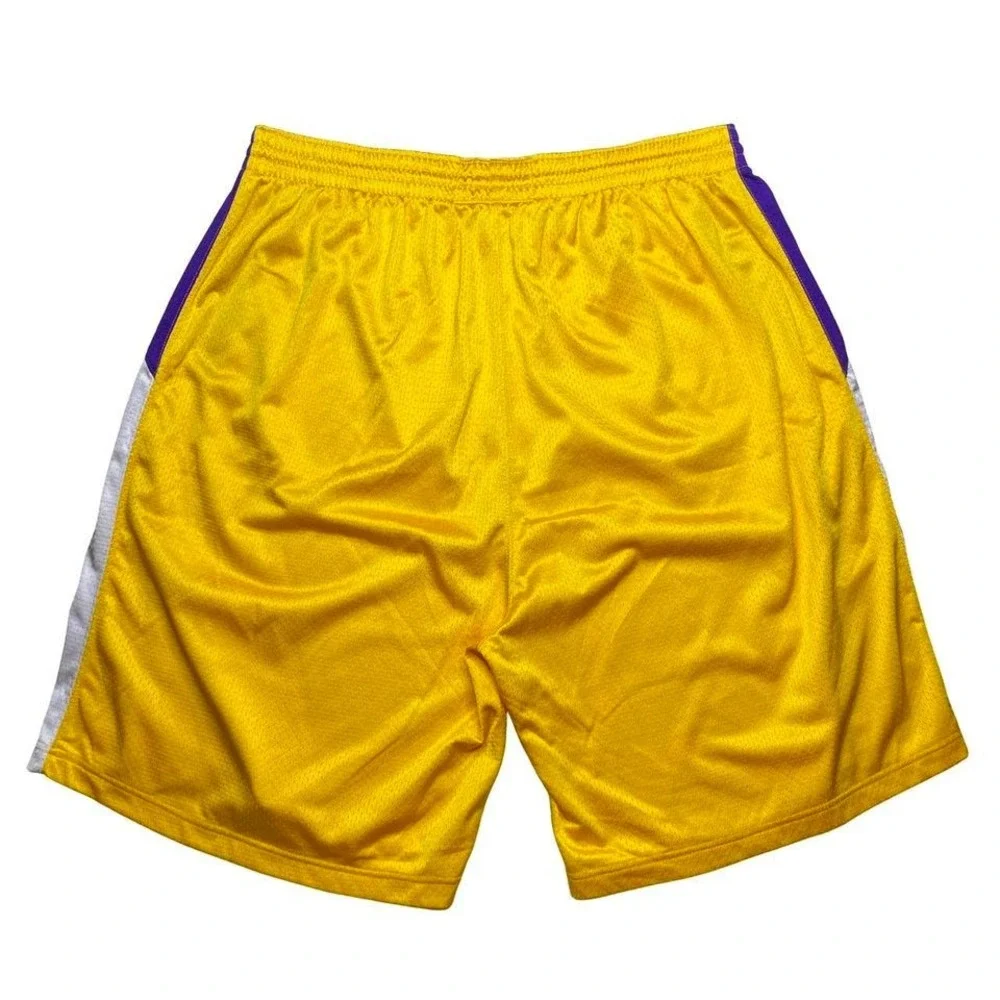 Vintage 90s basketball shorts‎