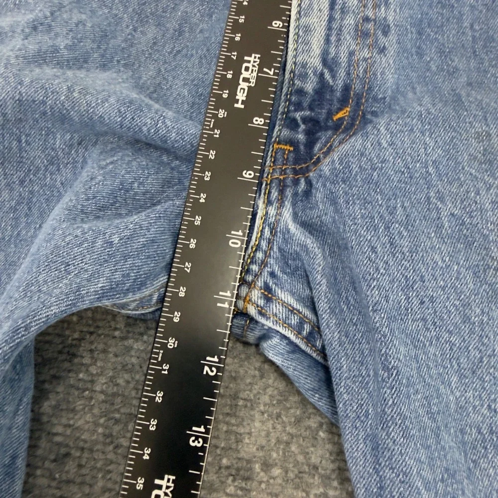 Levis large faint