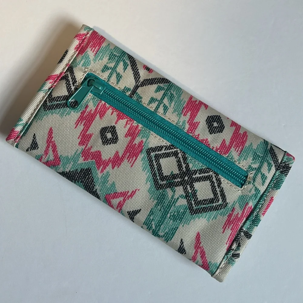 NWOT KAVU Big Spender Southwestern Print Wallet